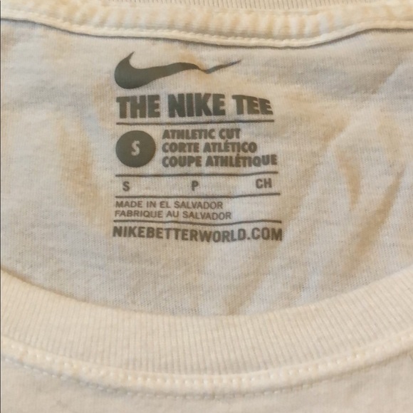 Nike tshirt - Picture 2 of 3